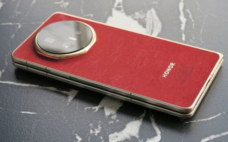 Why the Next Work Phone Won’t Be a Bar Phone
