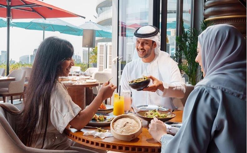 أسبوع الصيف للمطاعم يحتفي بتجارب الطعام العائلية في دبي