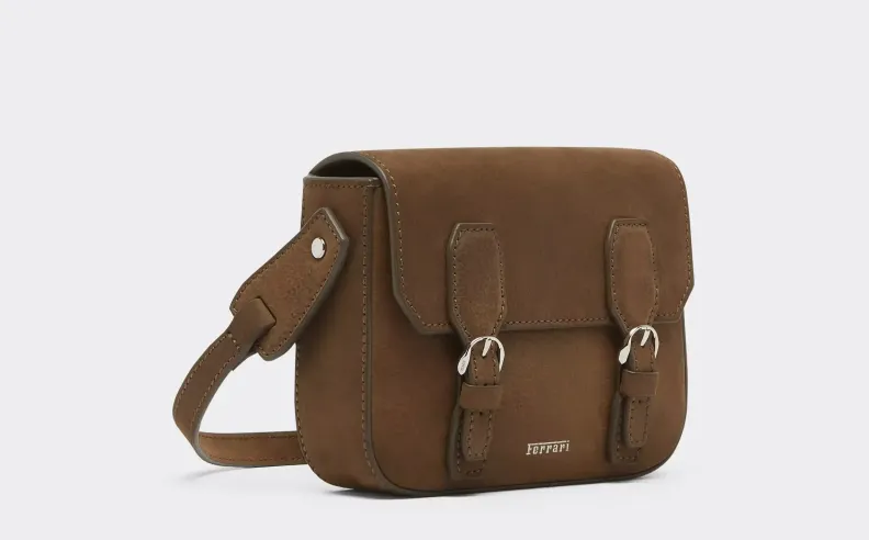A Messenger Bag Built for Every Trip