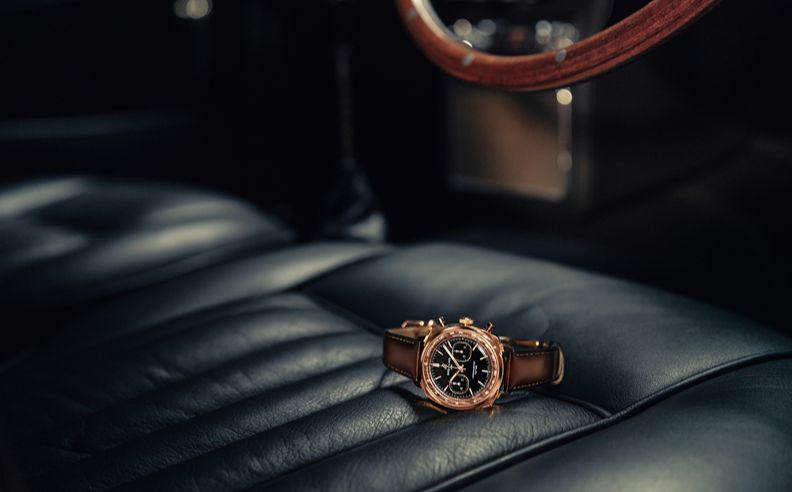 الزمن والسرعة يلتقيان مجدداً: Breitling و Aston Martin يقدمان Top Time تكريم للعبة DB5 الأيقونية