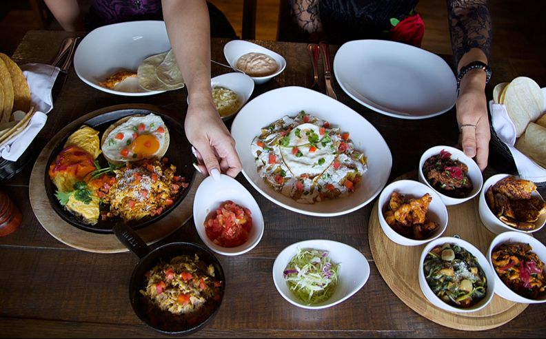 Loca Celebrates Noche Mexicana with Queen Classics Night