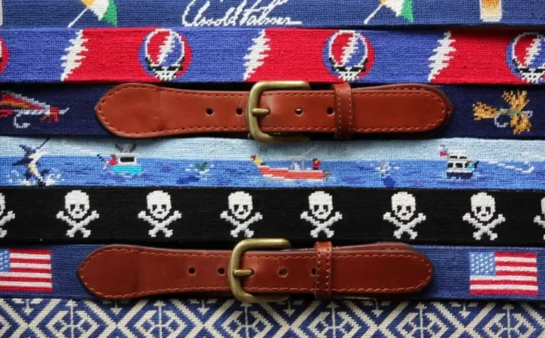 أحزمة Needlepoint تجمع بين الحرفية والأناقة في هدية تحمل قيمة خاصة