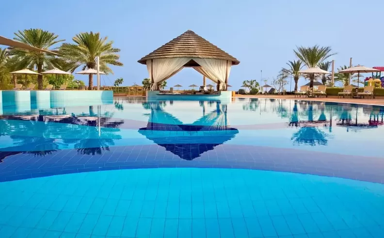 A Gastronomic Journey at Danat Jebel Dhanna Resort