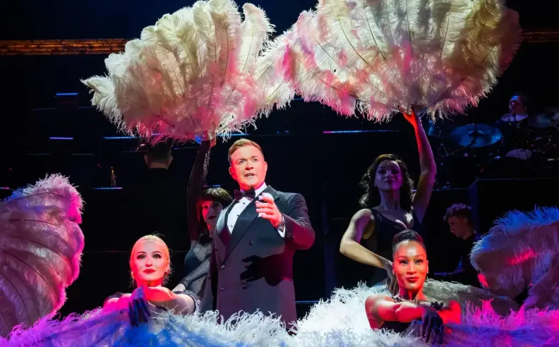 عرض Broadway الشهير يصل إلى دبي