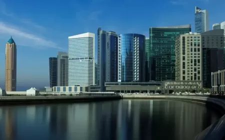 Radisson Blu Dubai Waterfront: اقامة راقية وراحة مثالية في الخليج التجاري