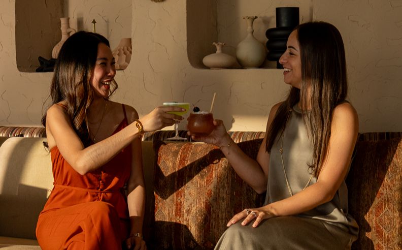 «كيو ديز بار آند غريل» يحتفي بالنكهات العربية وتجارب السهر في دبي