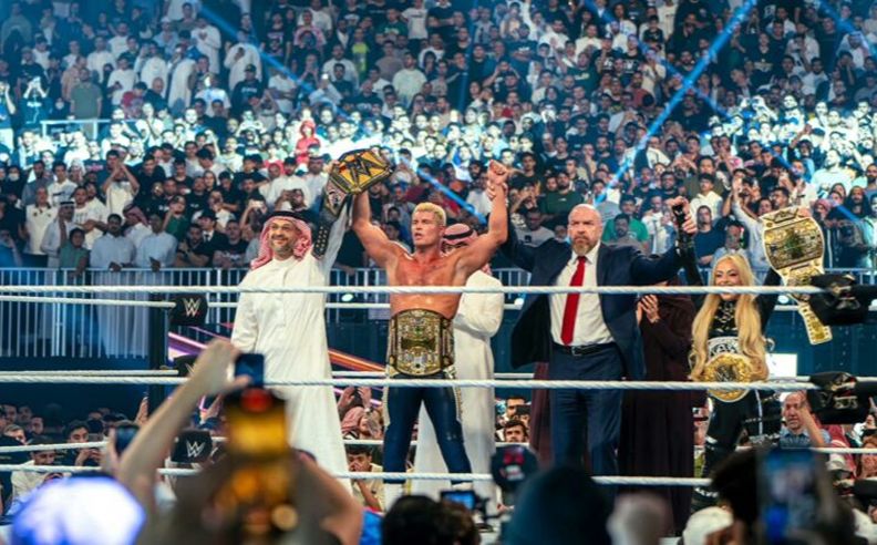 كراون جول يعود إلى الرياض بمواجهات تجمع نخبة نجوم WWE