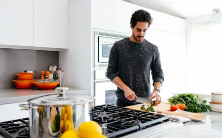 من المطبخ تبدأ الحكاية.. لماذا يعد الطبخ من أهم المهارات التي يحتاجها كل رجل؟