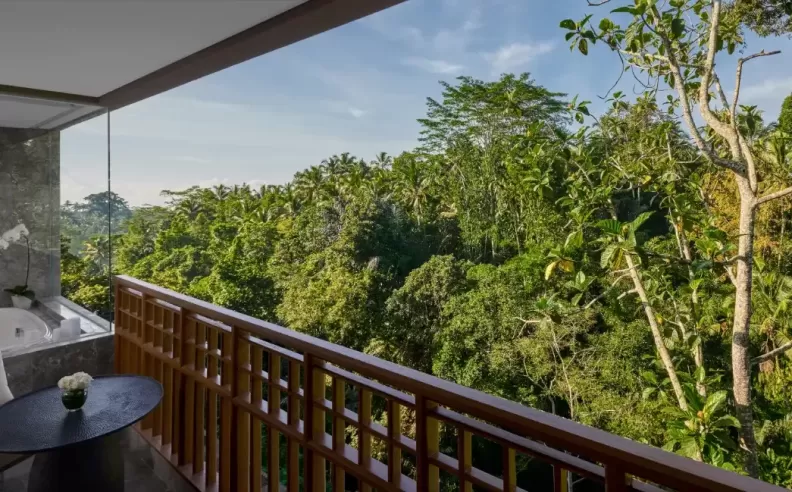 Luxurious Jungle Canopy Retreats with Balinese Charm