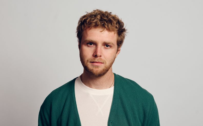 Alex Warren to Headline Yasalam After-Race Concert at Abu Dhabi Grand Prix