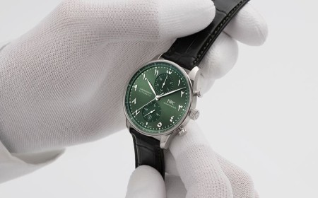 IWC شافهاوزن تكشف في أبوظبي عن  ساعة بورتوغيزر كرونوغراف بميناء يحمل الأرقام العربية