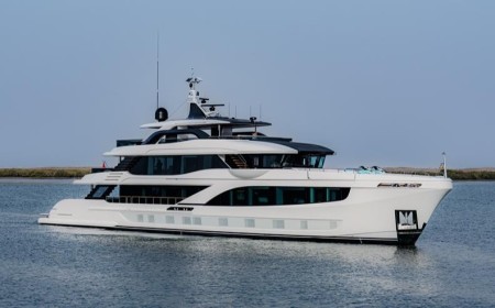 Majesty 145 Superyacht Sets Course for Europe