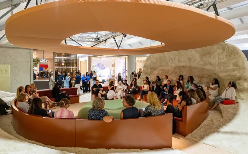 Interactive Workshops and Creative Shopping Experiences
