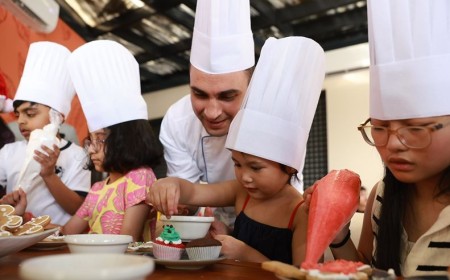 Radisson Blu Hotel Dubai Deira Creek Rang in the Festive Season Early with an ‘Early Christmas Brunch’ at Greenhouse Social