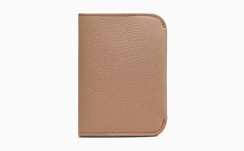 Cuyana Pebbled Passport Holder