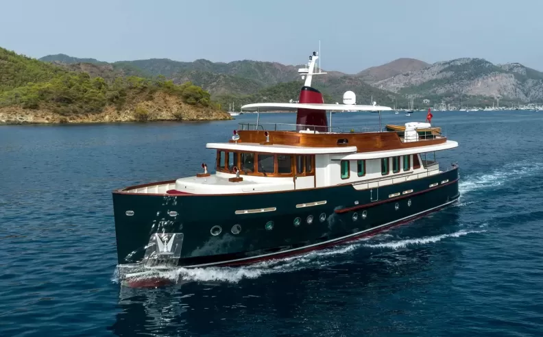 Magnolia One: The Sale of a Luxury Yacht Reflecting Classic Beauty and Exquisite Design