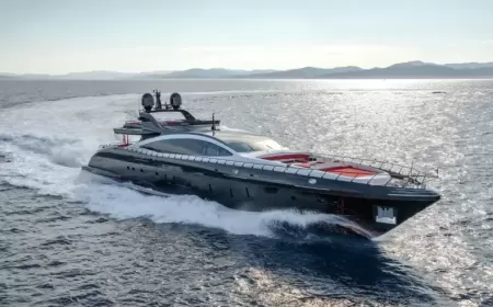 Black Legend: Icon of Luxury and Speed in the Yacht World