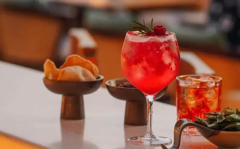 Romantic Evenings at Anwā Sunset Lounge