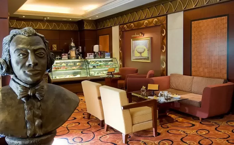 Relaxed and Elegant Dining at Café Mozart, Wanasah, and Al Manzil