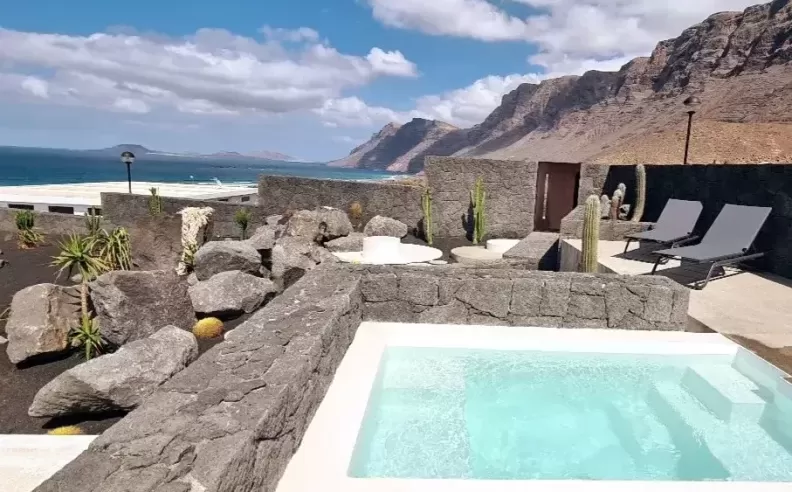 Famara Sol Suite – Famara