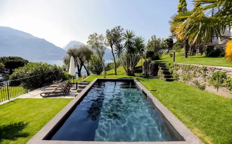 Villa Del Torre: A Grand Lakeside Haven