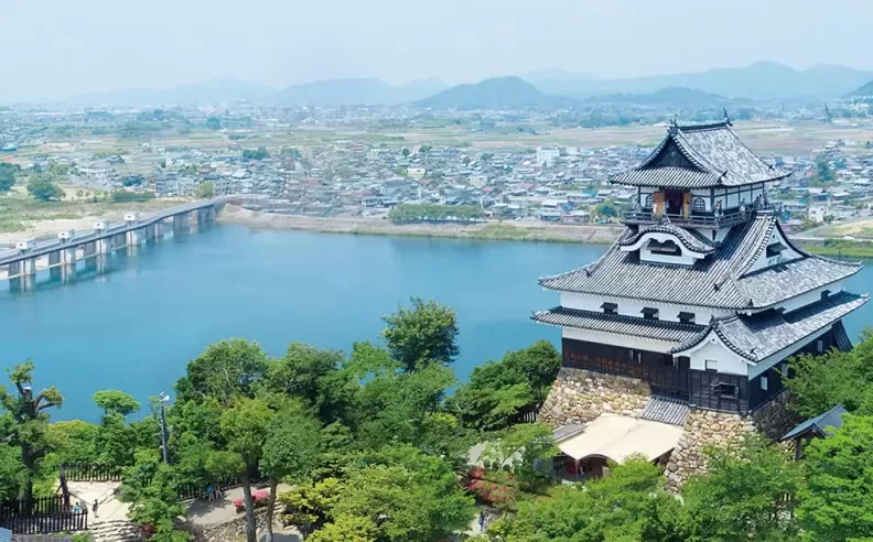 Off-the-beaten-path cherry blossom viewing for a serene sakura season