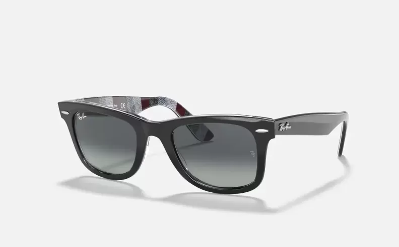 لمسة كلاسيكية مع Wayfarer