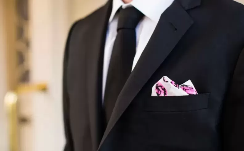 The Two-Point Fold – A Stylish and Sophisticated Choice