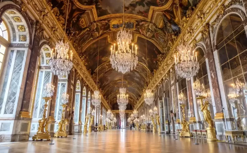 زيارة قصر Versailles والتجول في حدائقه الملكية