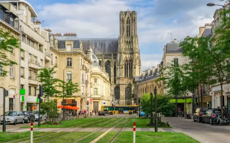 A Champagne Tasting Journey in Reims