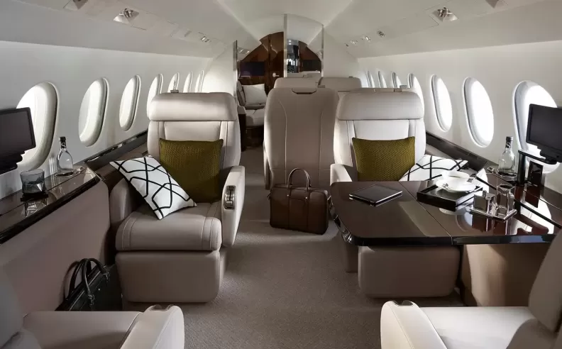 Inside the Dassault Falcon 900