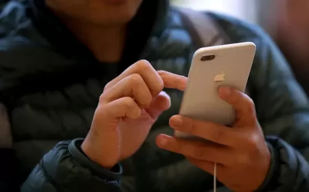 5 Easy Tweaks to Make Your iPhone Smoother to Use in 2025