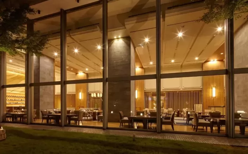 Refined Culinary Experience in a Calm Setting
