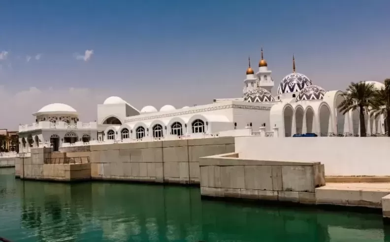 ثُوَل.. ساحل هادئ لا يعرفه الكثيرون