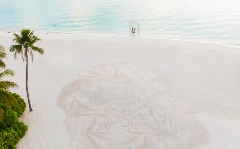 الفن الرملي في Sun Siyam Iru Fushi: تجسيد لجمال جزر المالديف