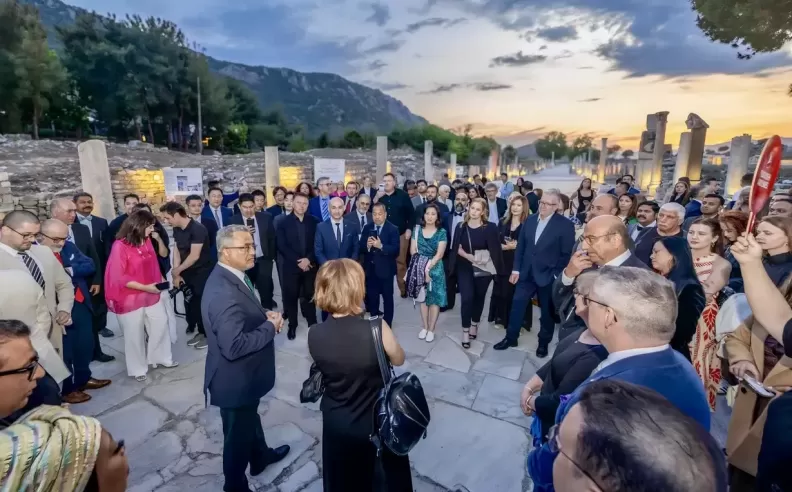 الخطوط التركية تروج لكنوز تركيا السياحية من إزمير إلى العالم