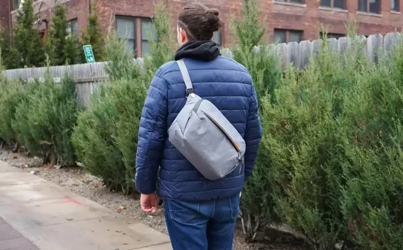Peak Design Everyday Sling: الرفيق العملي للمدينة