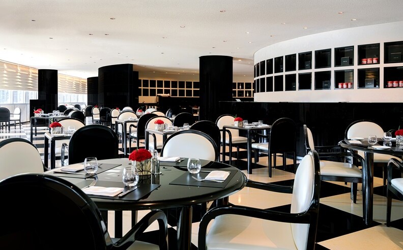 Location and Ambiance of Armani/Deli in Downtown Dubai