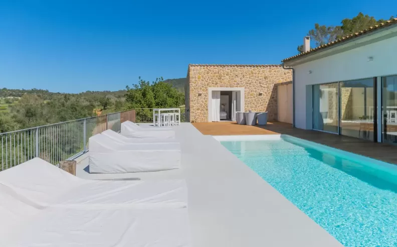 Sant Joan: A Quiet Cottage with Olive Grove Views
