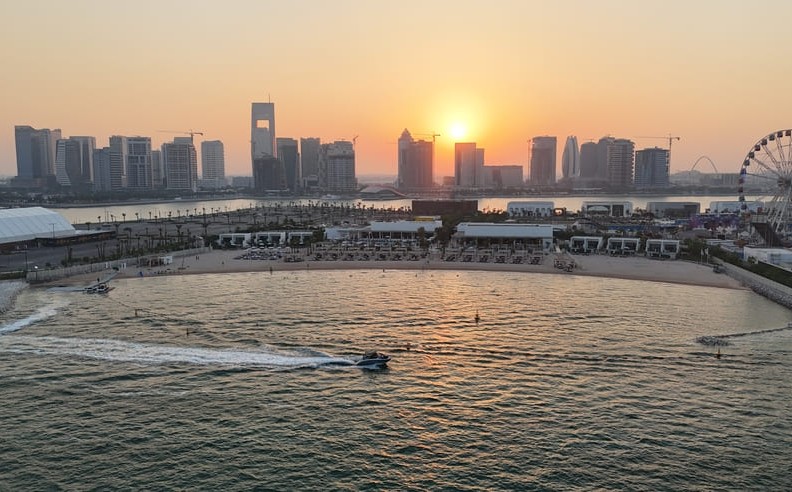فندق ذا نيد الدوحة يتعاون مع نادي شاطئ باجاتيل لتقديم تجارب غامرة بالمفاجآت هذا الصيف