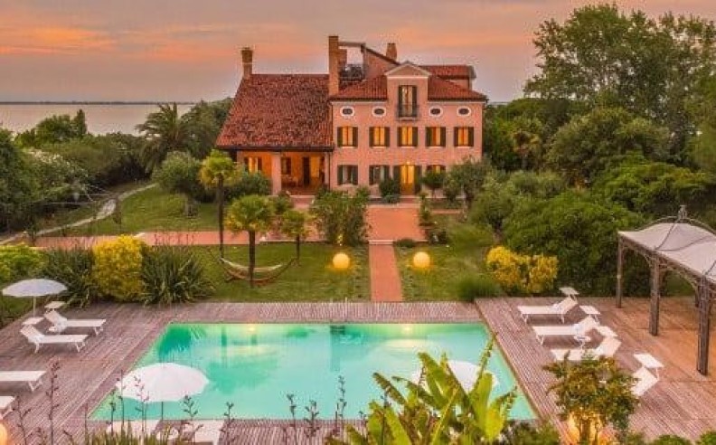 Isola Santa Cristina, Italy