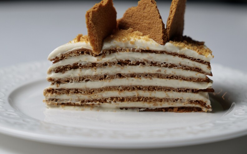 Lunch Delights with Seafood and Classic Comforts