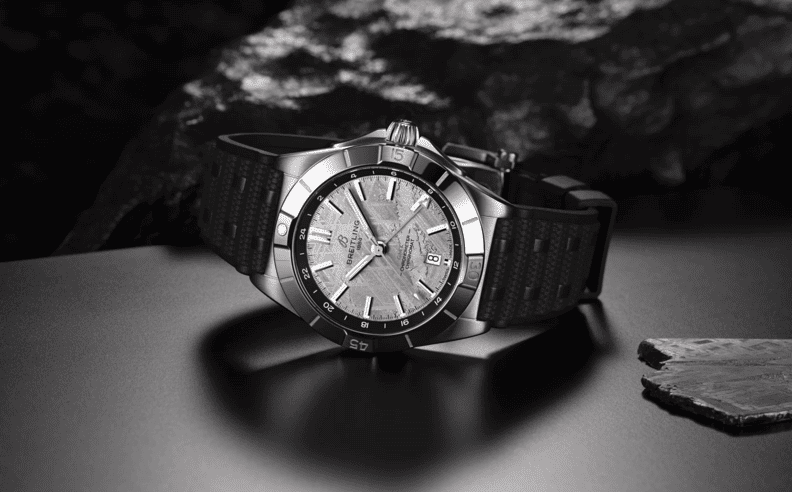 تفاصيل إصدار Chronomat GMT