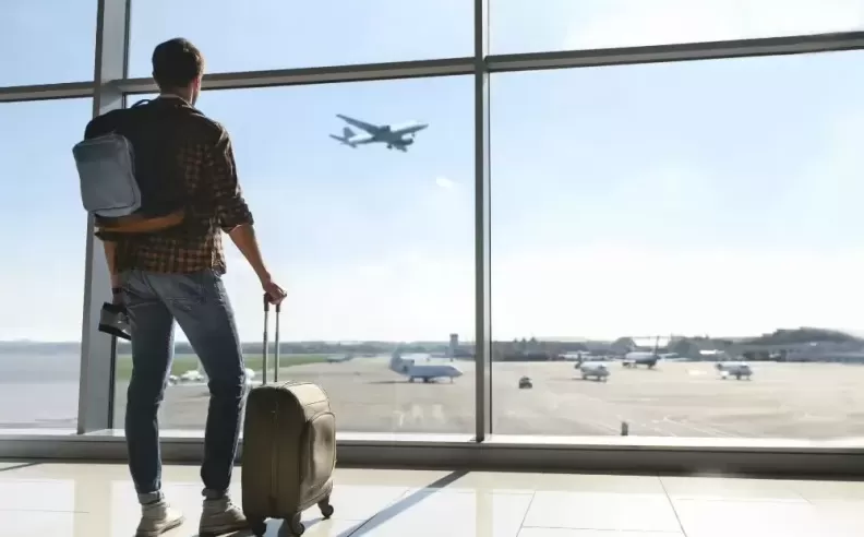 The Travel Style Mistakes That Can Ruin Your Flight Comfort