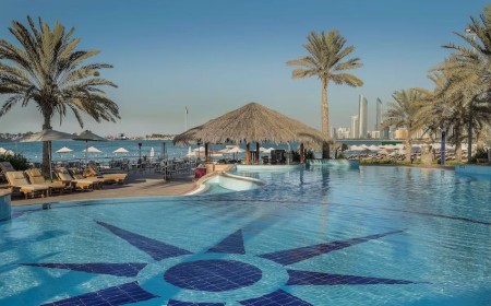 افضل عروض المسابح من فنادق راديسون لصيف الامارات 2025
