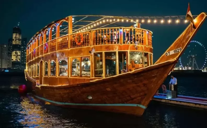 جولة عشاء في مرسى دبي