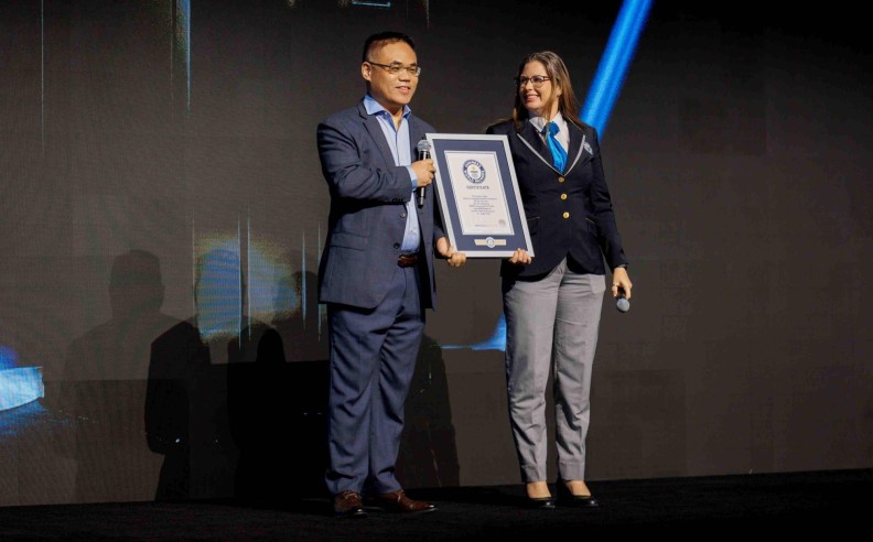 كشف امكانيات جديدة HONOR تطلق هاتف HONOR Magic V5 القابل للطي في دبي