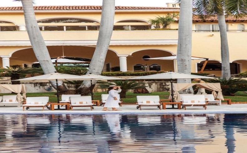 Gourmet Dining and Activities at Casa Velas