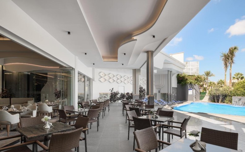 Location, Attractions, and Rewards at Crowne Plaza Alexandria Mirage