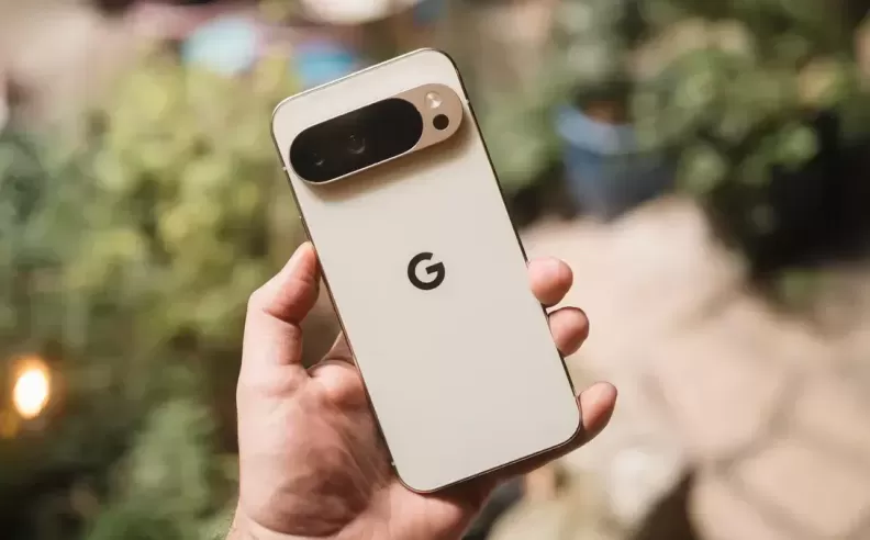 Google Pixel 10 Pro XL Turns Its Camera Into a Telescope